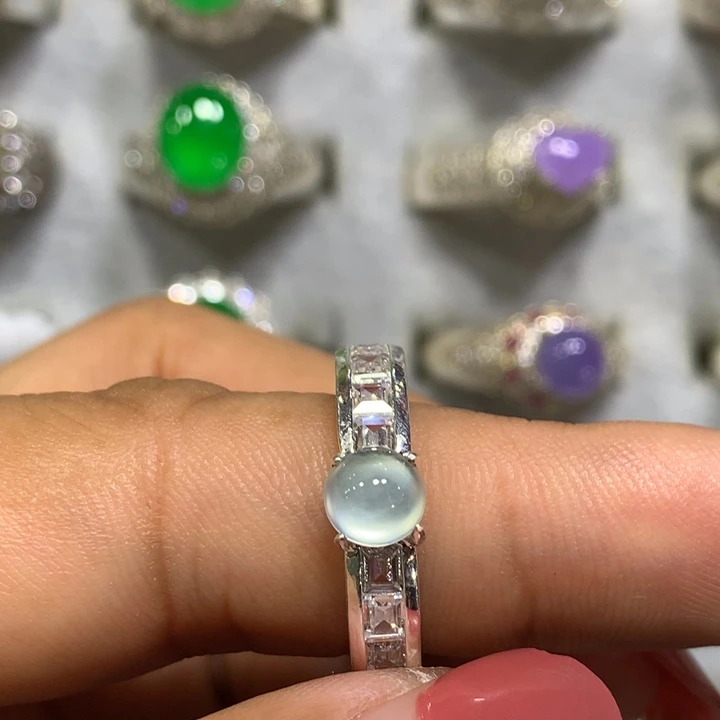 翡翠戒指未镶嵌买断不退