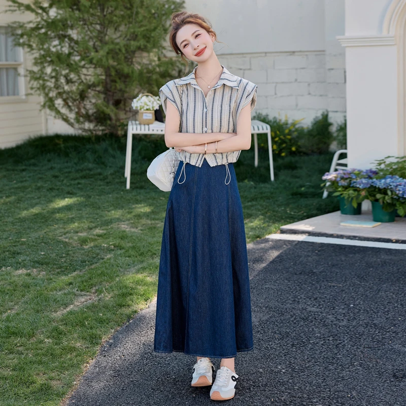 时尚休闲牛仔套装女2025夏季新款高级感条纹无袖T配半身裙两件套