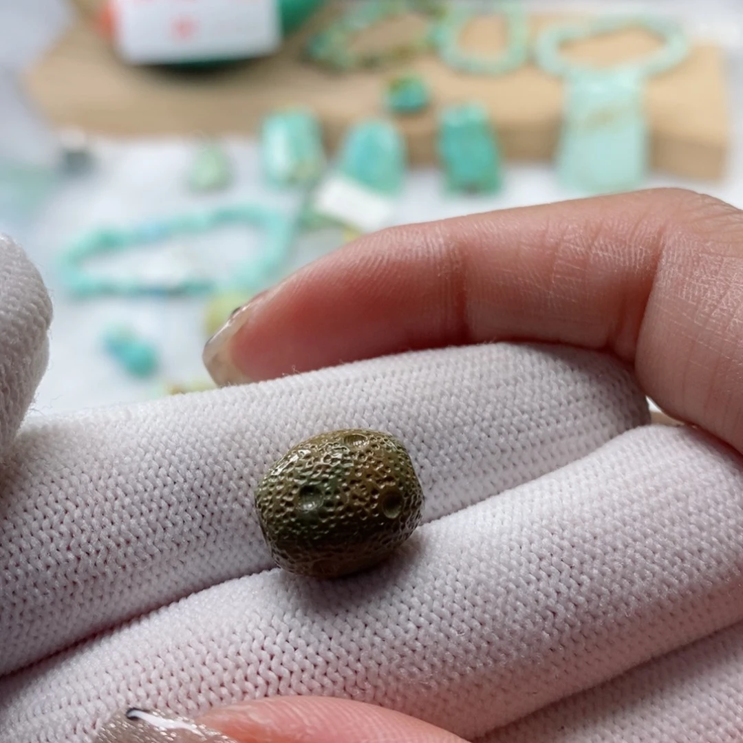 绿松石颈饰未镶嵌