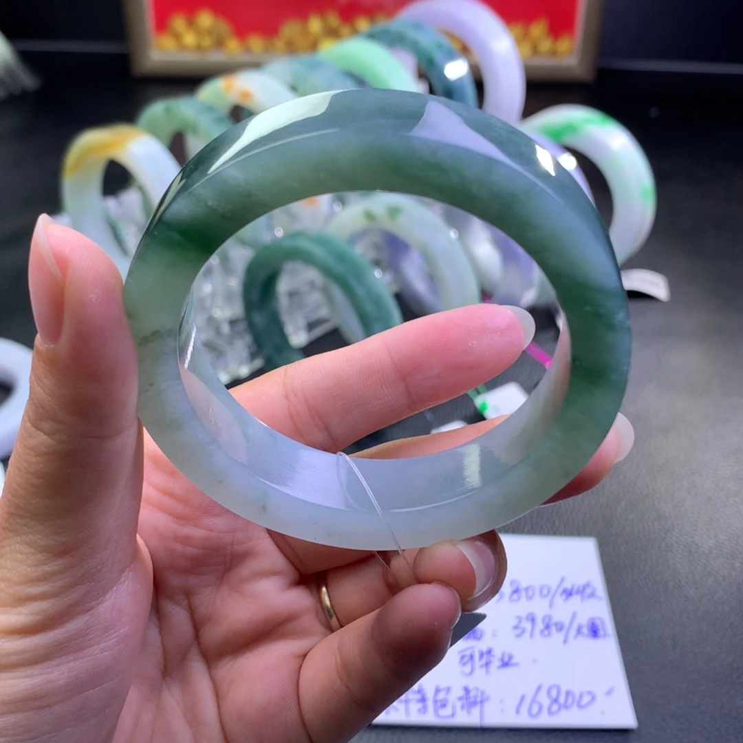定制翡翠未镶嵌翡翠手镯