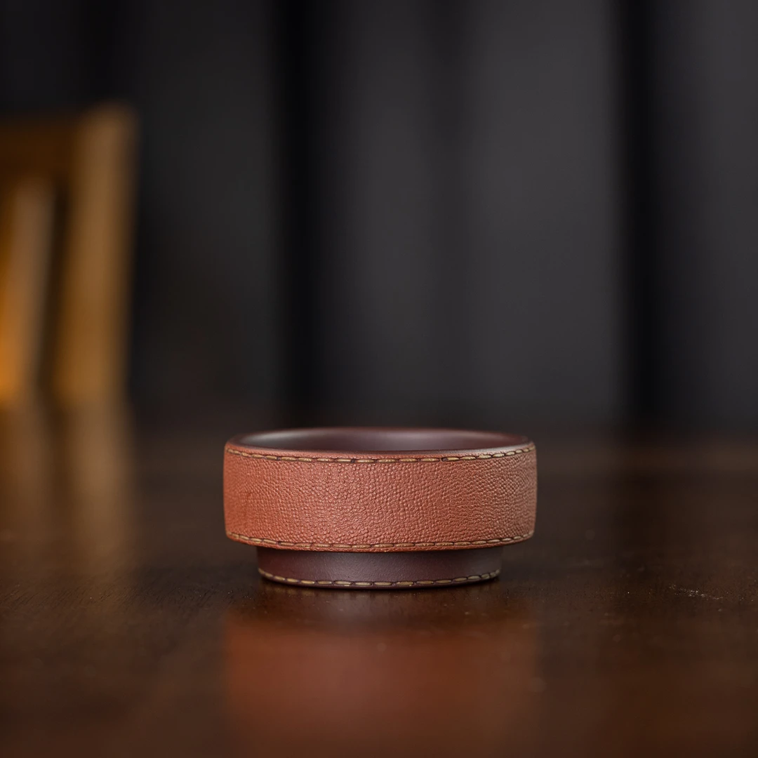 【撷砂】仿皮革高脚普洱杯 红泥粉浆 104cc 家用泡茶茶具