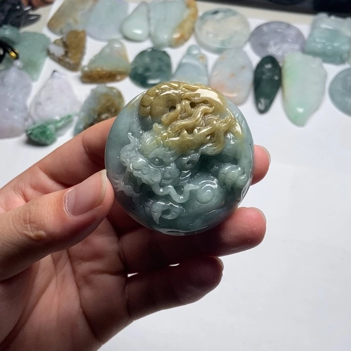 翡翠未镶嵌颈饰龙牌23