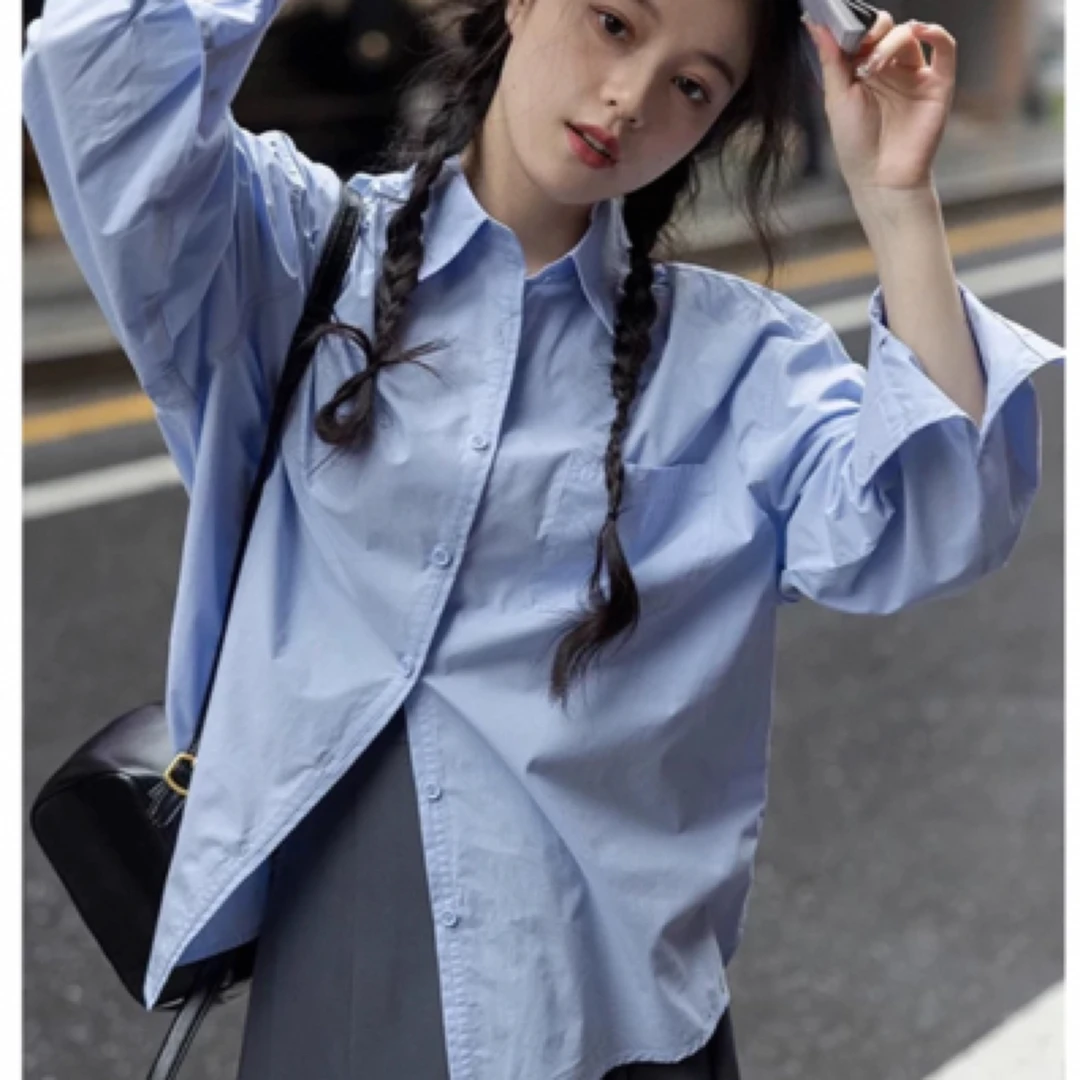 女装上衣清清清。