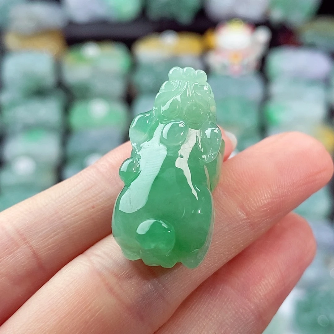 颈饰未镶嵌翡翠天然