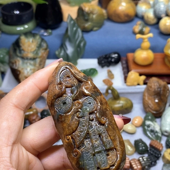 岫岩河磨玉（透闪石质玉）未镶嵌把件