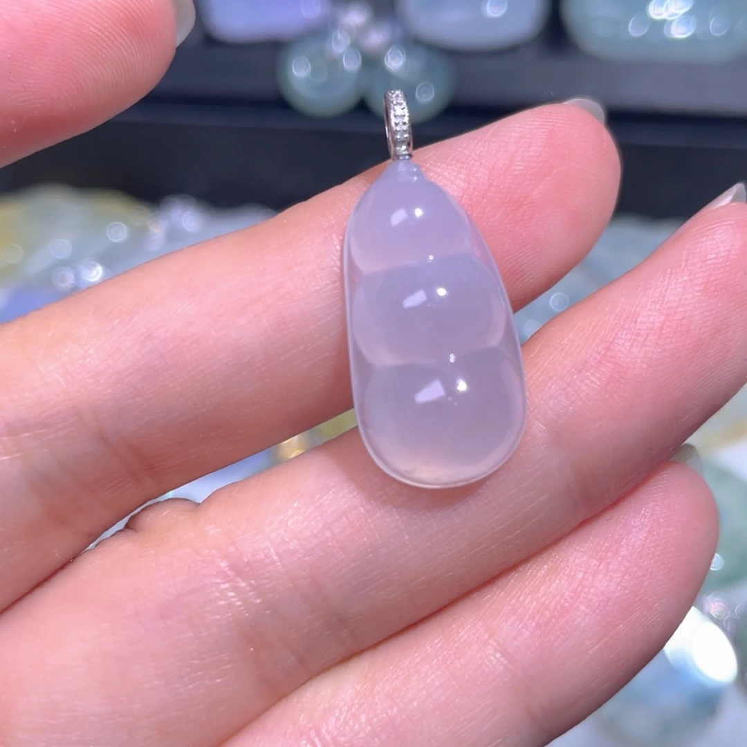 颈饰18K金镶嵌翡翠翡翠