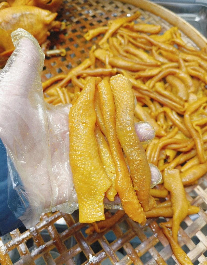 比初恋还难忘！盐焗鸡皮，每一口都是幸福的味道！