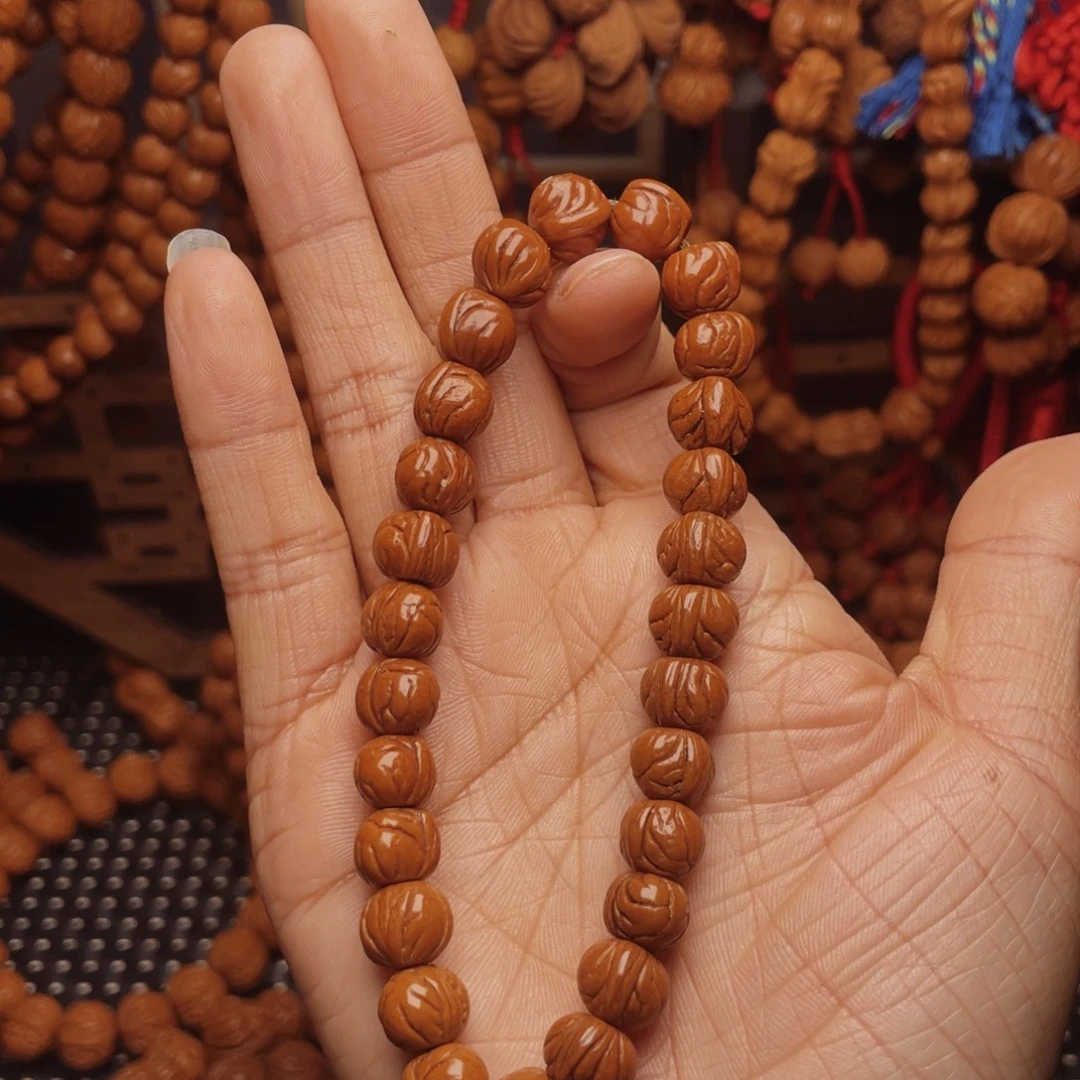 酸***1木质类龙纹桃枭挂件