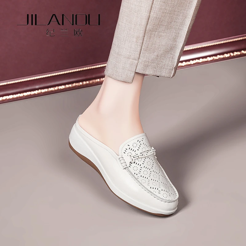 真皮镂空包头凉拖鞋女2025夏季新款外穿妈妈半拖坡跟软底时尚女鞋