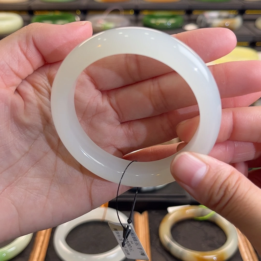 和田玉未镶嵌手镯高冰白