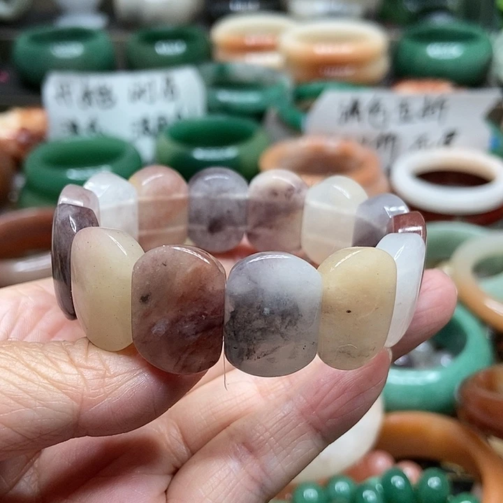 石英质玉手镯未镶嵌