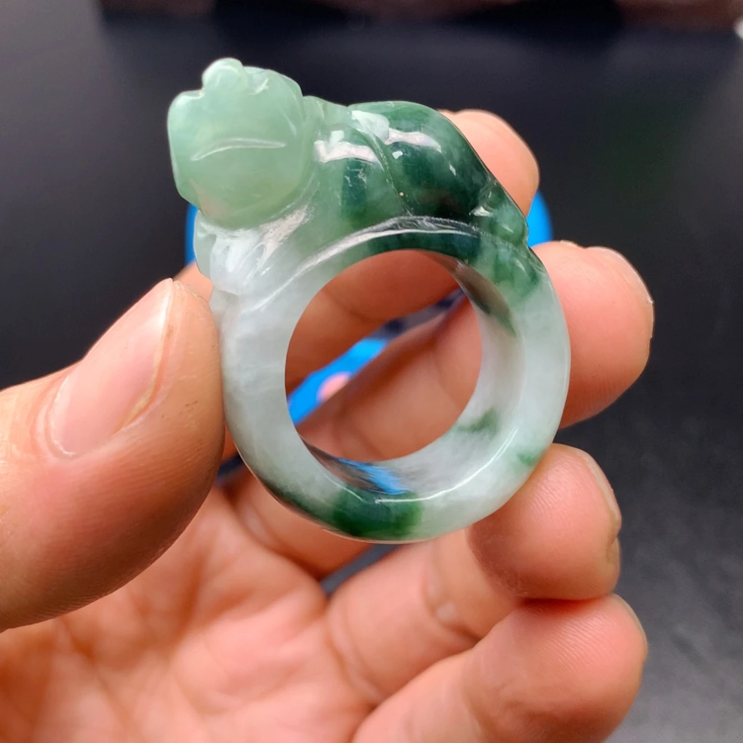 翡翠未镶嵌颈饰翡翠首饰和翡翠珠宝