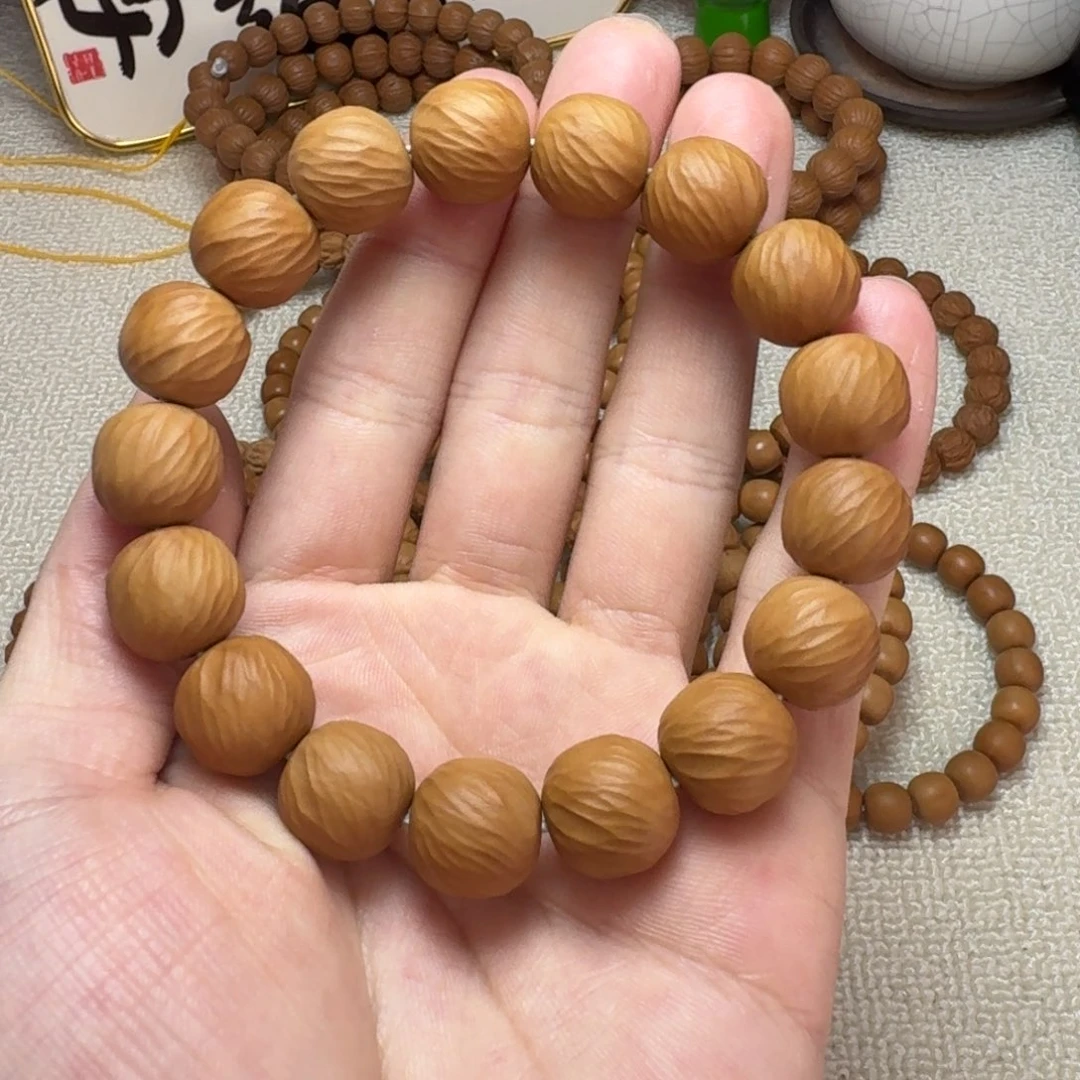 吊坠猴头核桃云锦