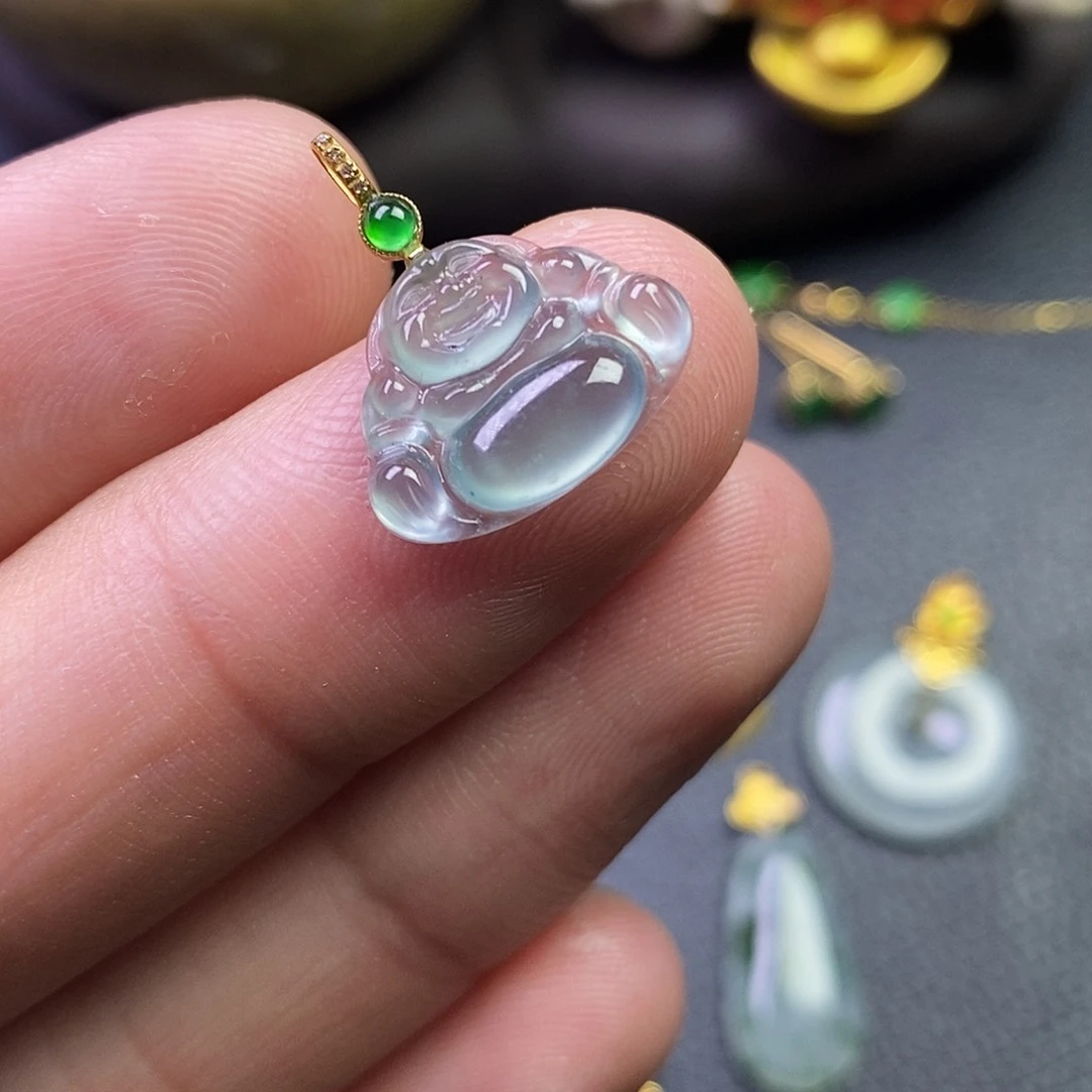 颈饰18K金镶嵌翡翠