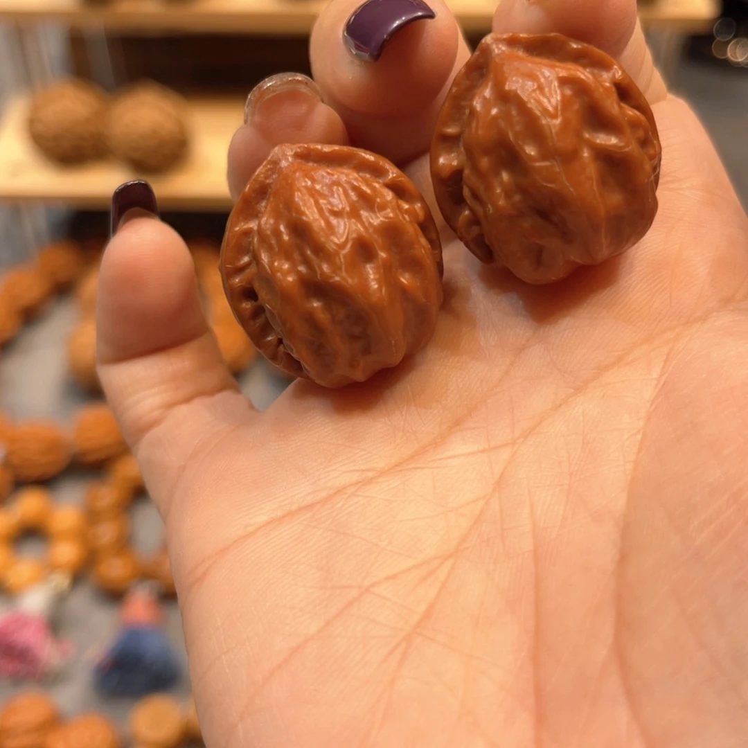 文玩核桃把件火焰纹小八棱