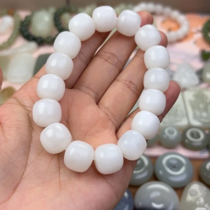 和田玉未镶嵌手链