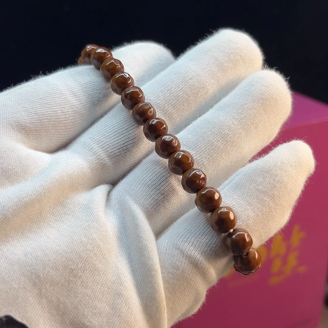 爱****吊坠星月菩提星月的手串