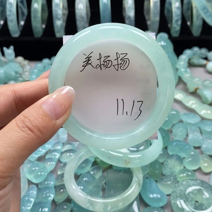 未镶嵌蛇纹石玉手镯邪****。