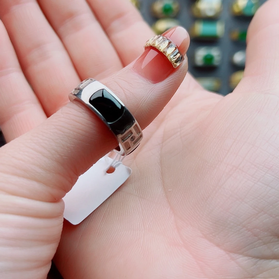 银S925镶嵌戒指翡翠e**c