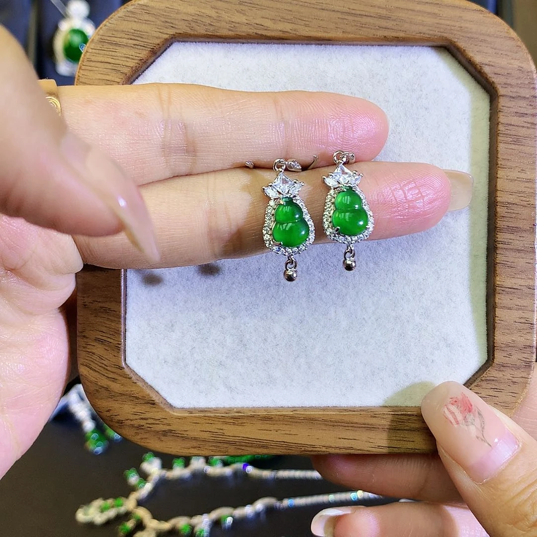 翡翠耳饰银S925镶嵌天然翡翠葫芦耳勾