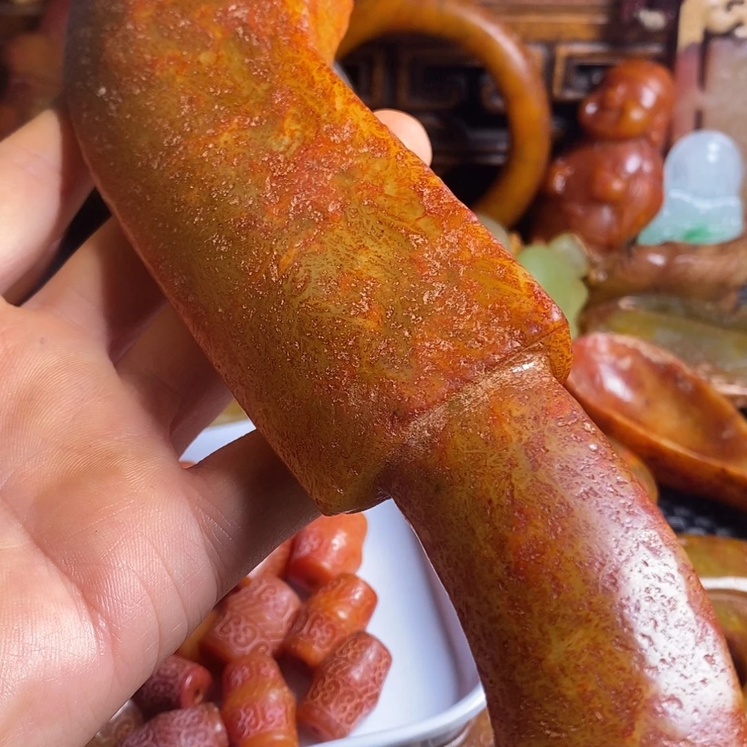 未镶嵌岫岩老玉（透闪石质玉）挂件