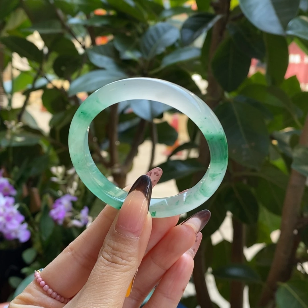 未镶嵌手镯石英岩玉