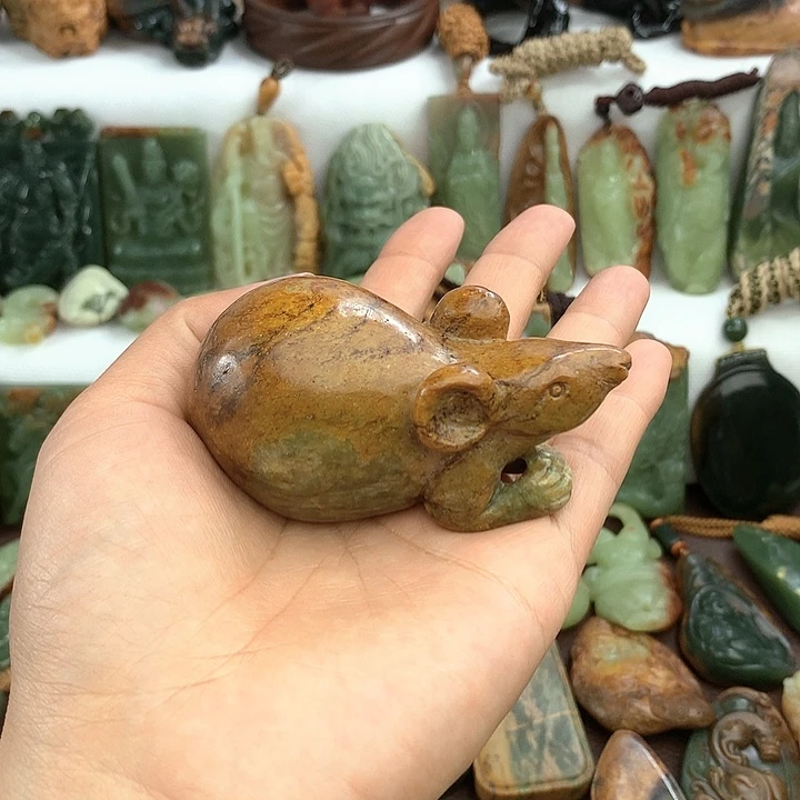 岫岩河磨玉（透闪石质玉）未镶嵌把件