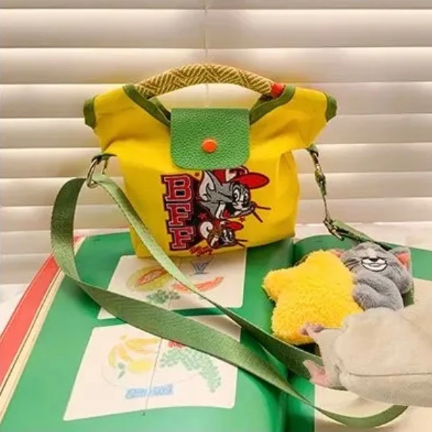 小号华纳正版授权猫和老鼠春季新款休闲斜挎包刺绣小包包手机包