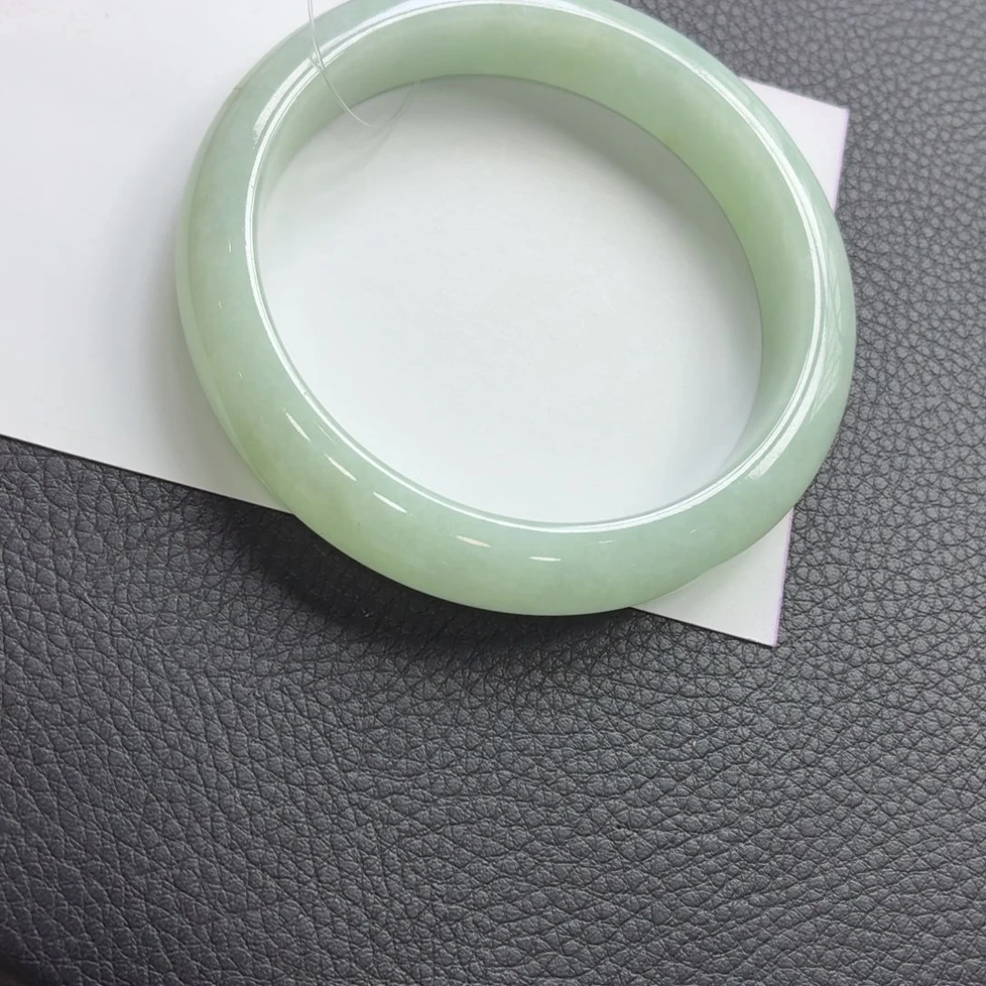 翡翠手镯未镶嵌缅甸a货翡翠手镯