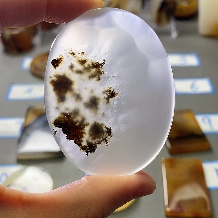 玛瑙/玉髓未镶嵌珠宝半成品111