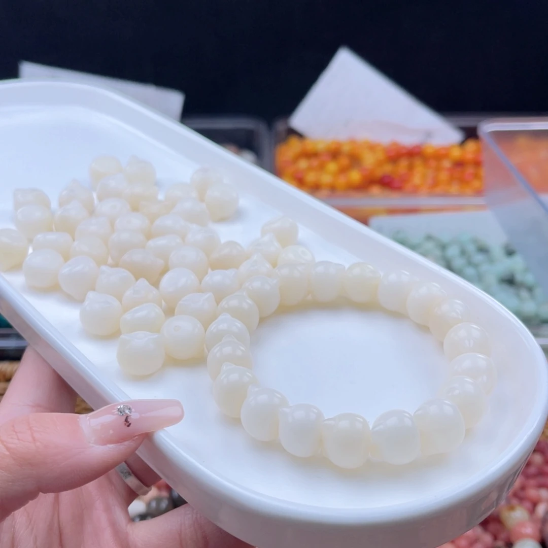 白玉菩提吊坠q13mm20+2颗白