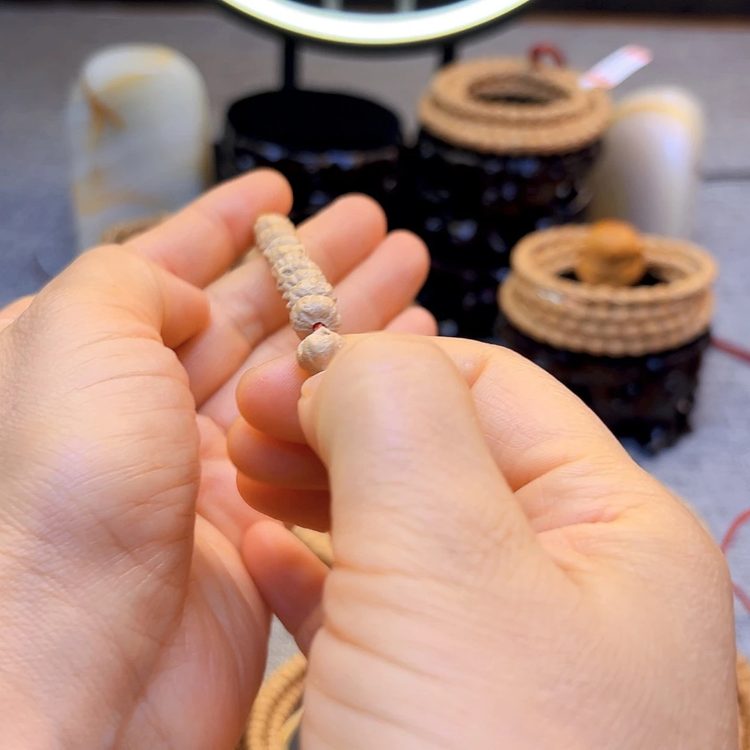 M***k柏香籽/百香籽吊坠