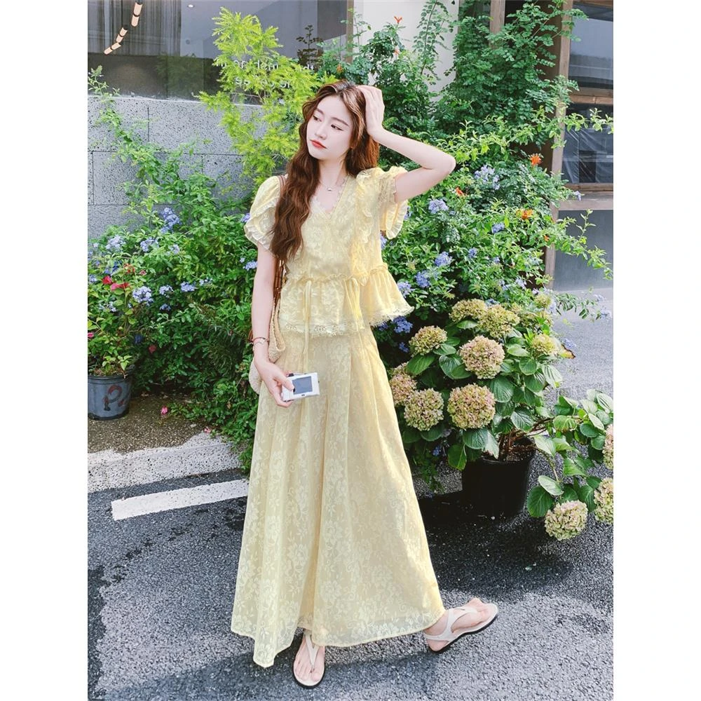 小众设计感重工蕾丝拼接套装2025夏季新款法式小清新温柔风两件套