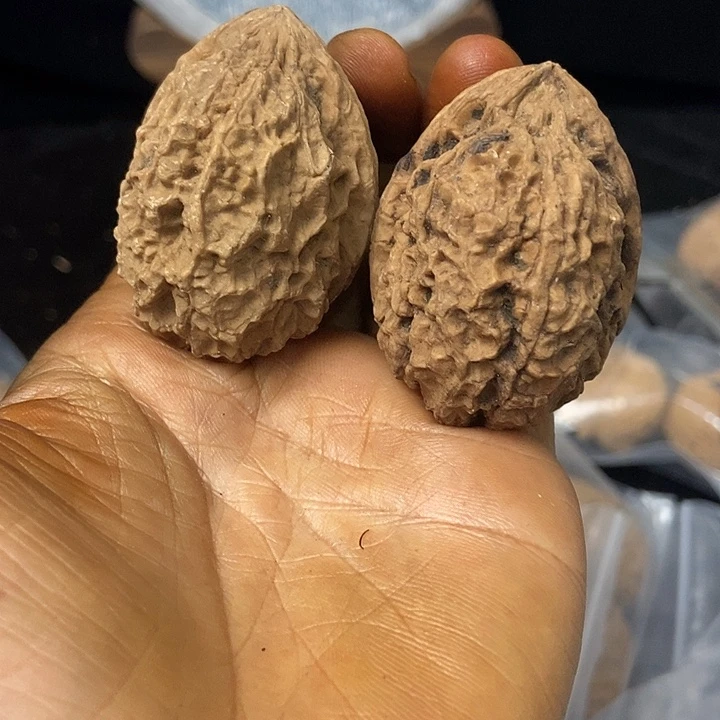 把件文玩核桃云南铁核桃基地93