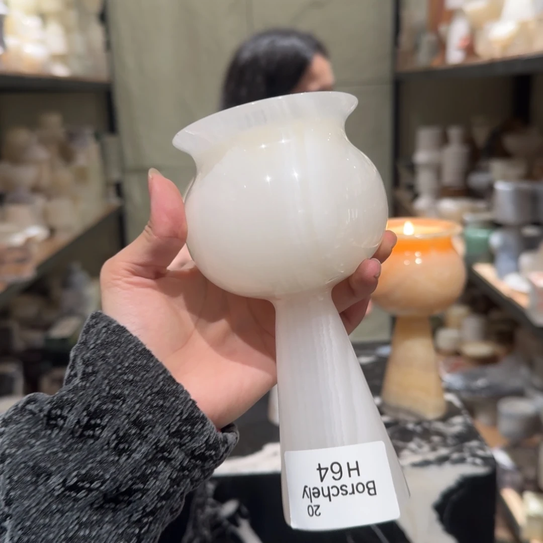H64。 爱。