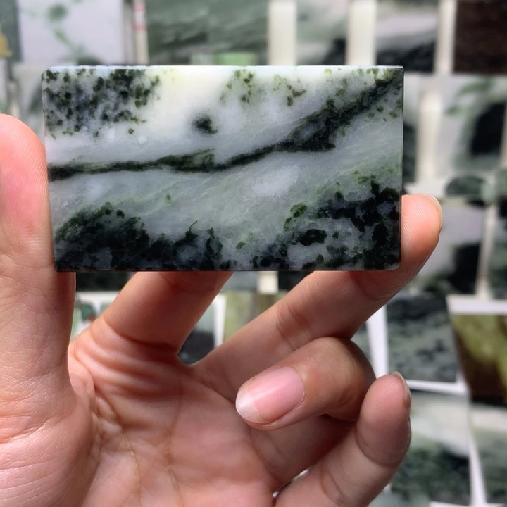 独山玉未镶嵌颈饰