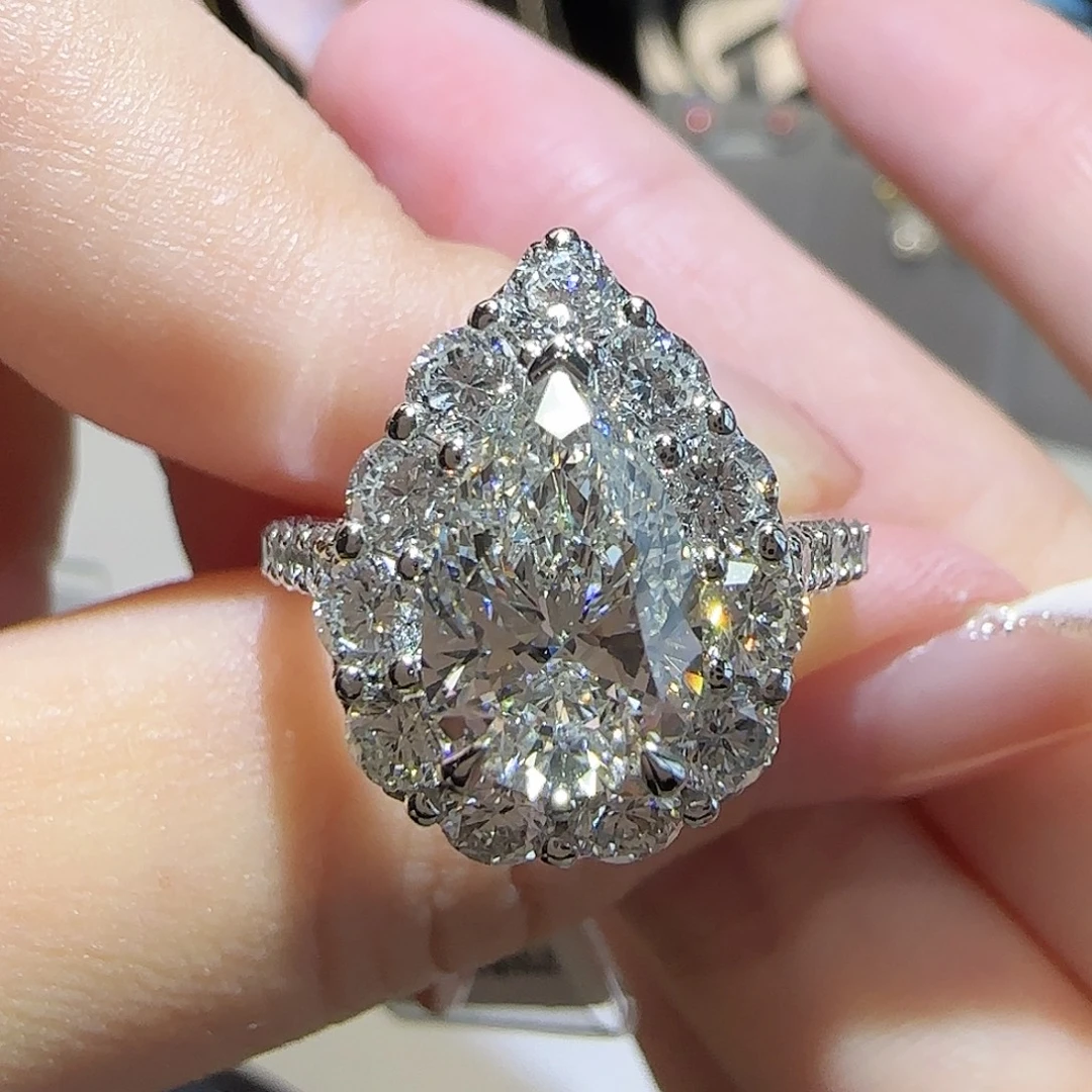 实验室培育钻石铂Pt950镶嵌水滴围镶2卡