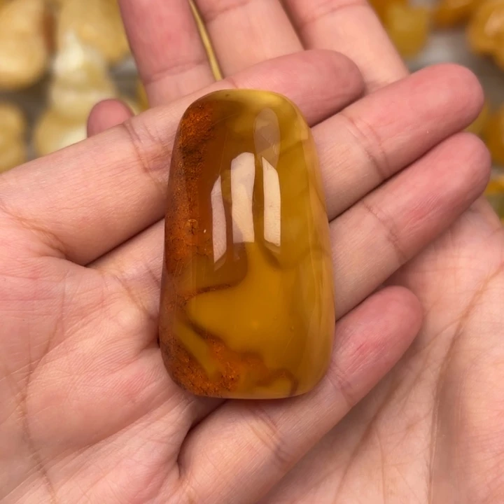 蜜蜡未镶嵌颈饰蜜蜡