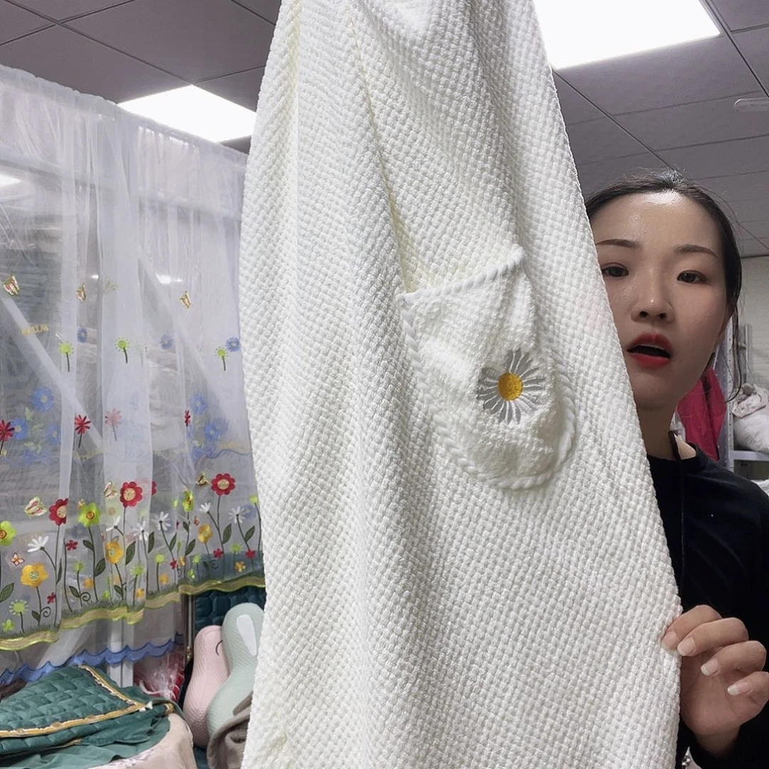 雪尼尔啦咯啦咯啦咯啦咯啦