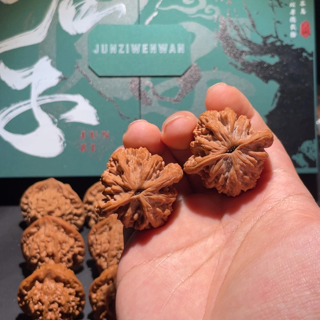 ღ***J文玩核桃吊坠41房山虎头君子级