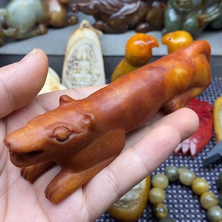 未镶嵌蛇纹石玉颈饰