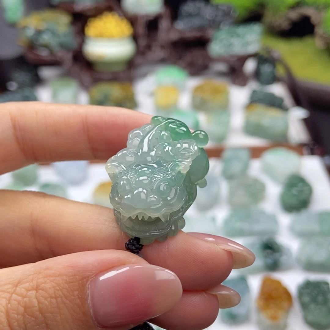 翡翠未镶嵌颈饰A14 含珠貔貅