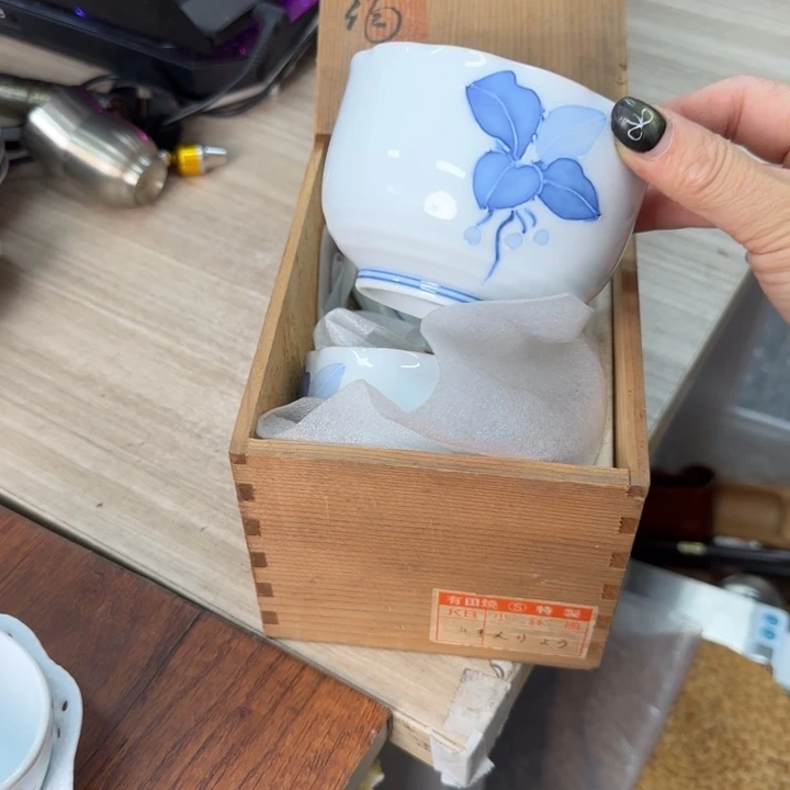 一个陶瓷物件哈哈哈哈