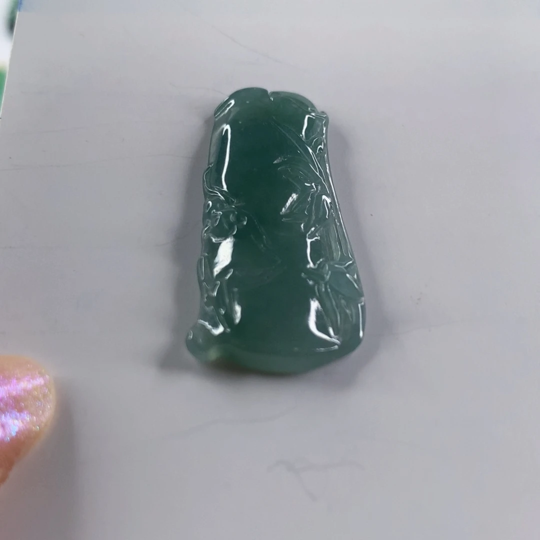 翡翠未镶嵌颈饰竹节