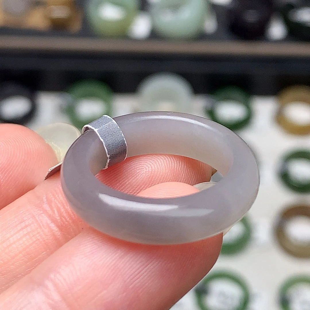 未镶嵌戒指和田玉