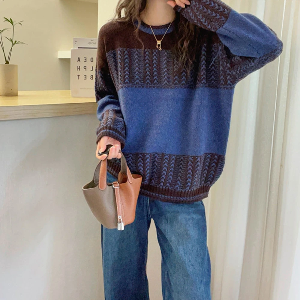 韩系时尚宽松圆领拼色套头长袖复古提花条纹针织衫秋冬新款毛衣女