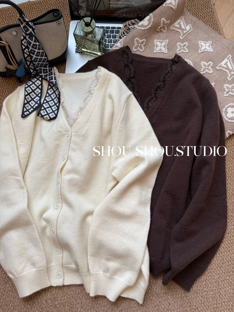 【FANFAN】大码秋季蕾丝拼接V领氛围百搭宽松显瘦韩版开衫毛衣F0071