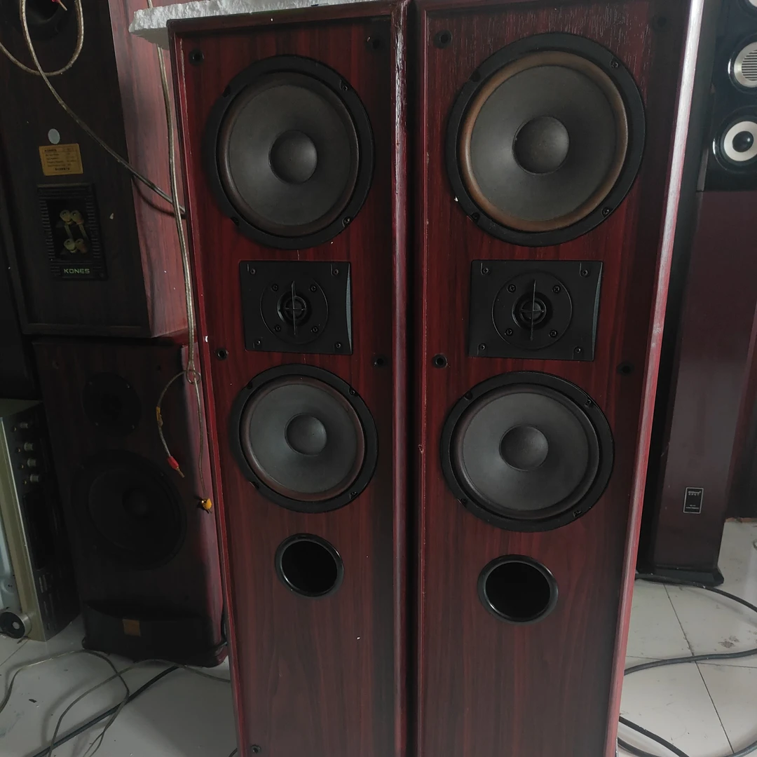 新科红色落地音箱一对，不包邮，运费到付