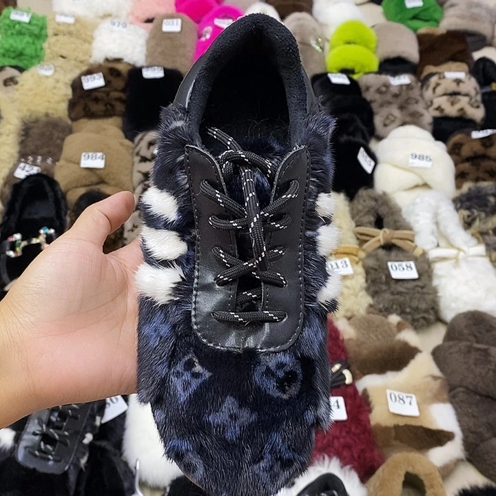 套趾黑色老花德训37码
