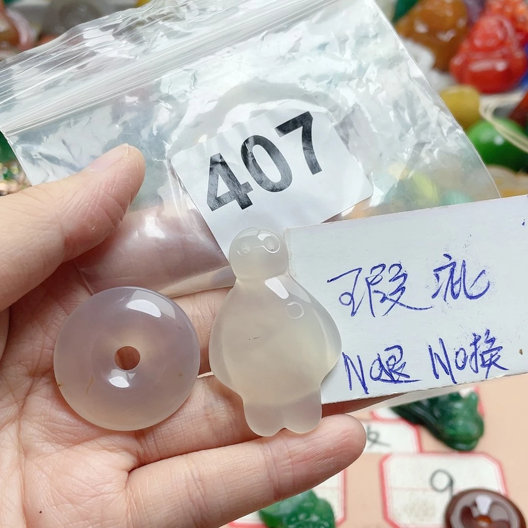 合金颈饰玛瑙/玉髓最***见